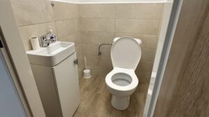 WC WC